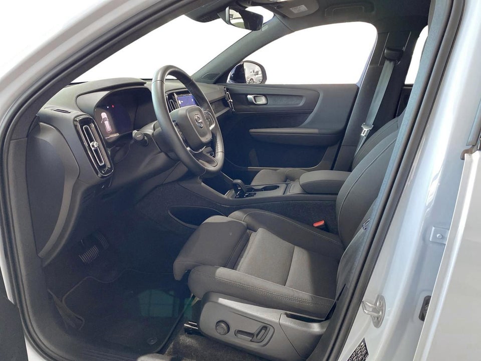 Volvo EX40 Extended Range Plus 5d