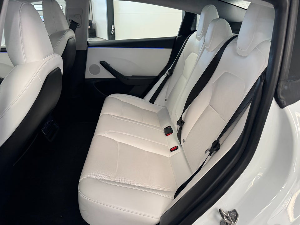 Tesla Model 3 RWD 4d