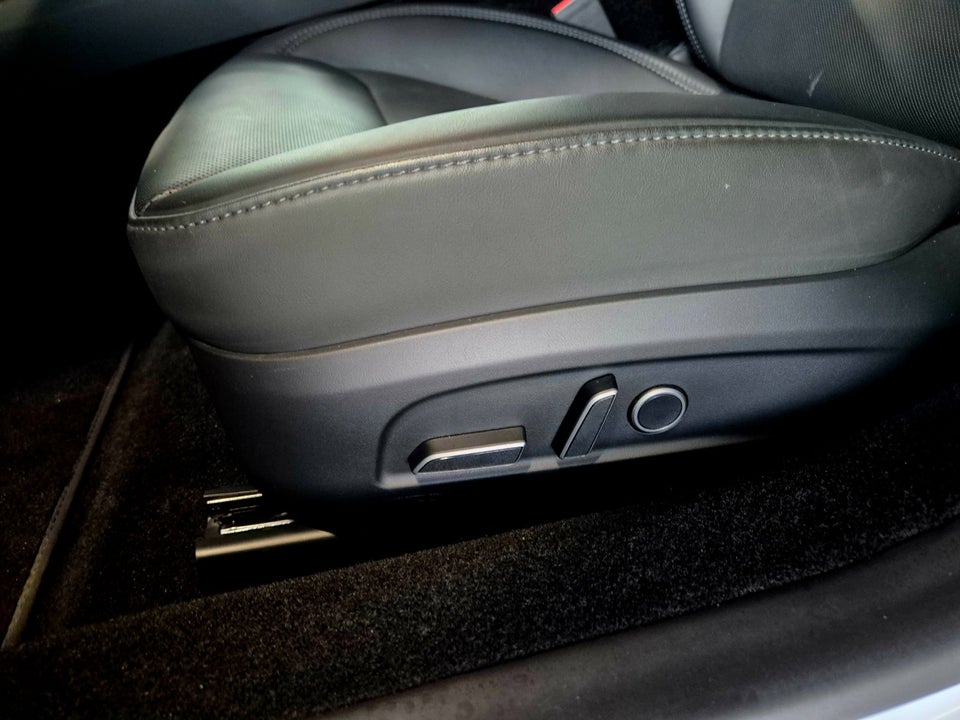 Tesla Model 3 RWD 4d