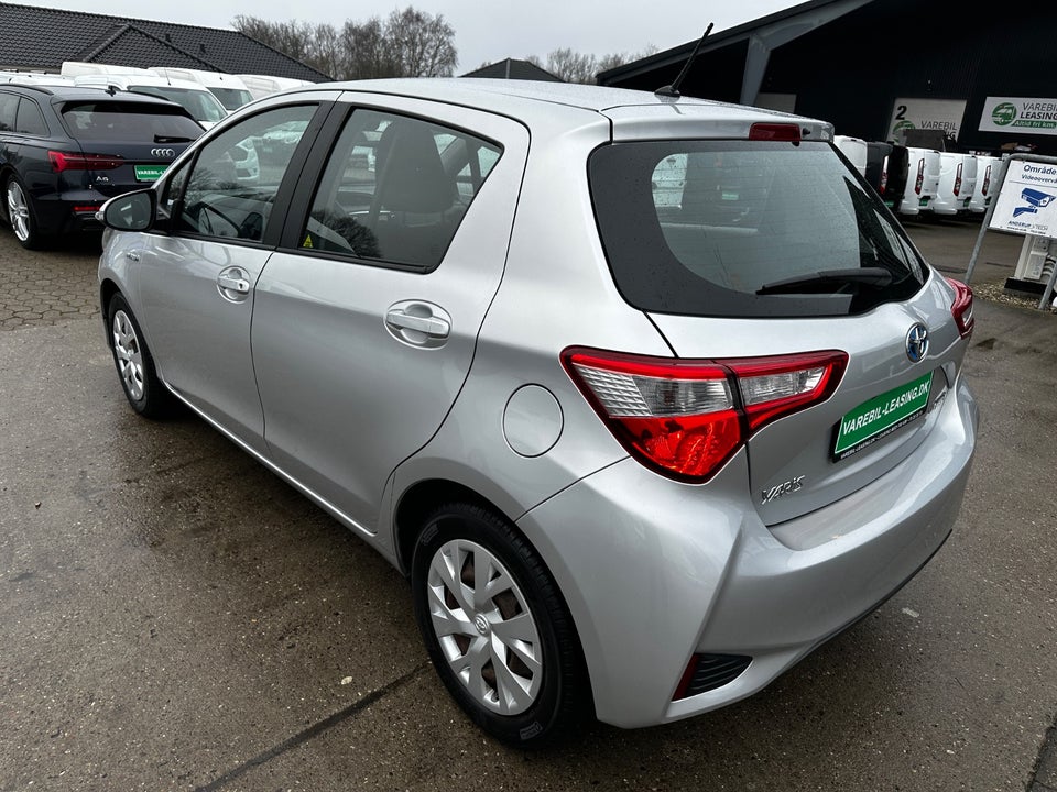 Toyota Yaris 1,5 Hybrid CHIC e-CVT Van 5d