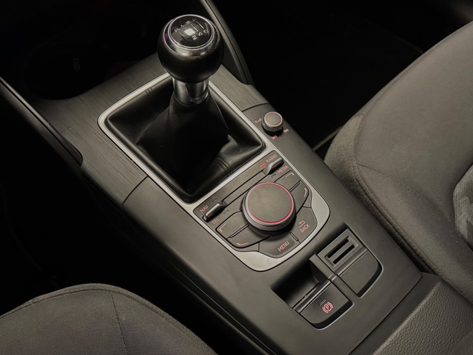 Audi A3 1,2 TFSi 110 Ambiente Sportback 5d