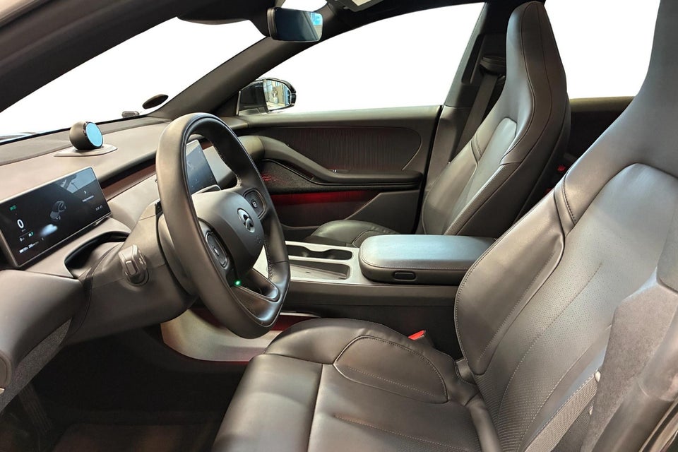 NIO ET5 75 Standard Range 4d