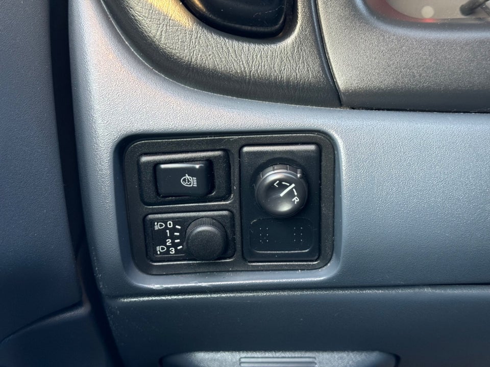 Nissan Almera 1,5 Porto 5d