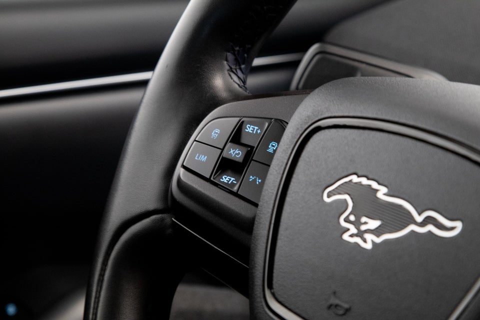 Ford Mustang Mach-E 68 Standard Range 5d