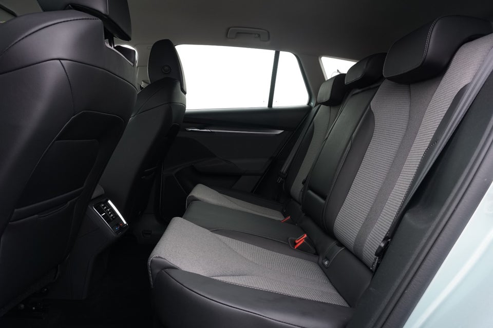 Skoda Enyaq 80 iV Loft 5d