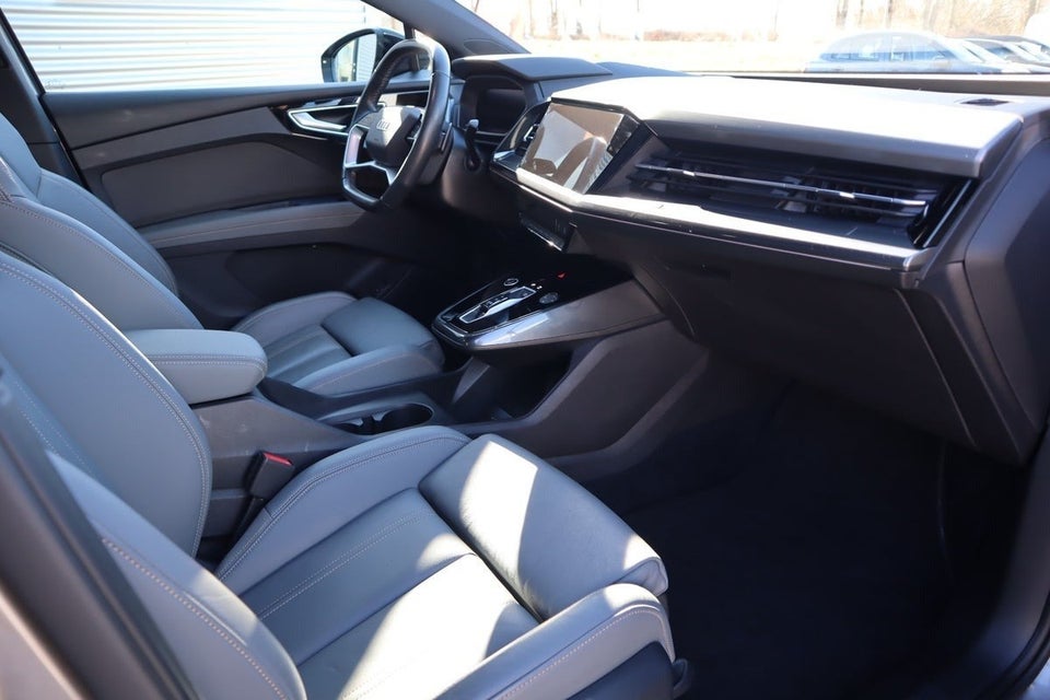 Audi Q4 e-tron 45 S-line quattro 5d
