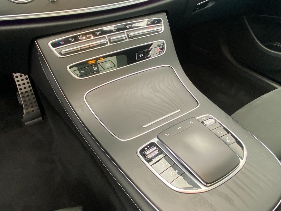 Mercedes E300 de 2,0 AMG Line stc. aut. 4Matic 5d