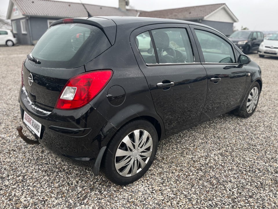 Opel Corsa 1,2 16V Cosmo 5d