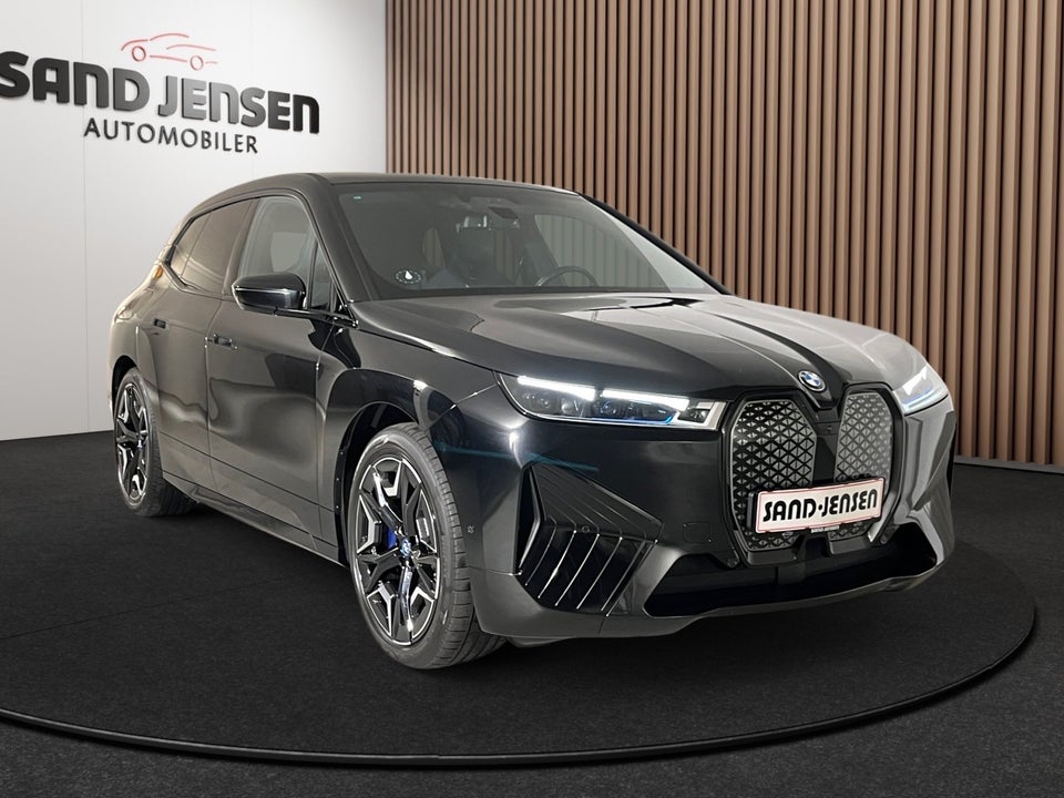 BMW iX xDrive40 Supercharged 5d