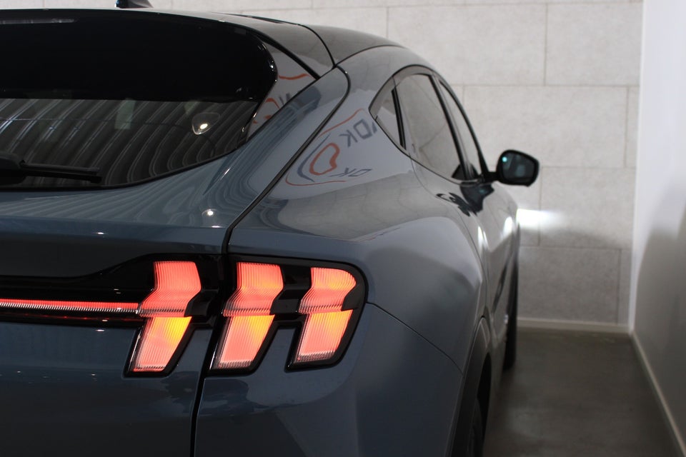 Ford Mustang Mach-E 98 Premium Extended Range 5d