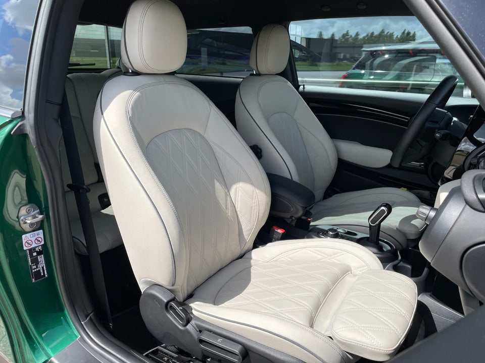 MINI Cooper SE Classic Trim 3d