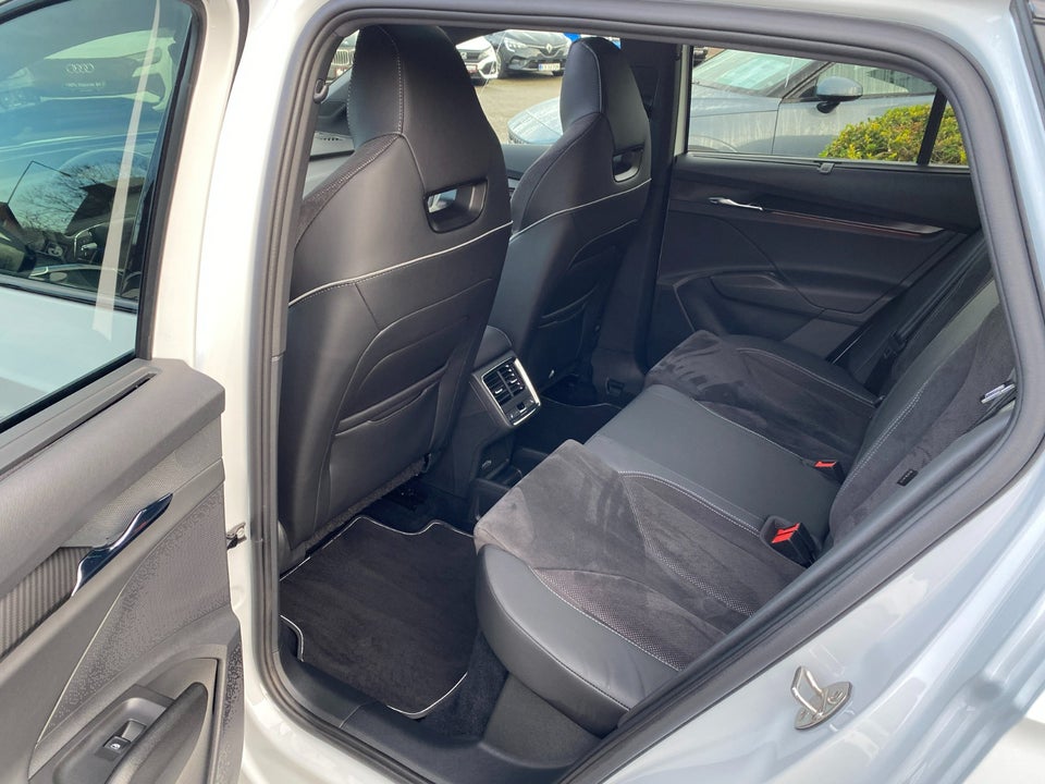 Skoda Enyaq 80x iV Sportline 5d