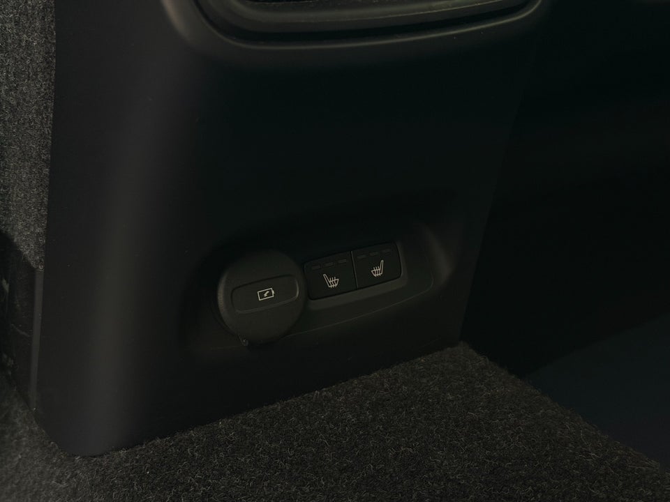 Volvo XC40 ReCharge Extended Range Plus 5d