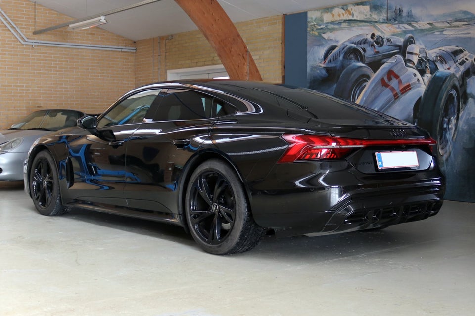 Audi e-tron GT quattro 4d