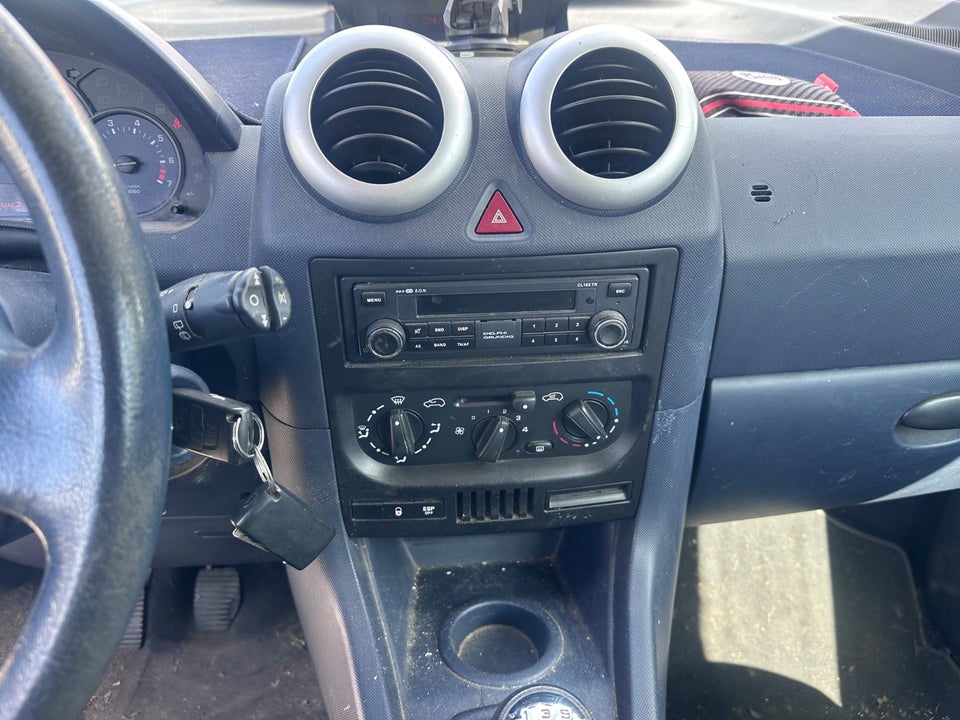 Peugeot 1007 1,4 City 3d