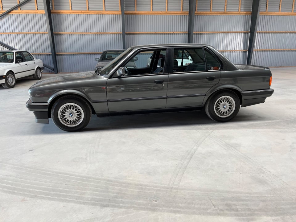 BMW 325i 2,5  2d