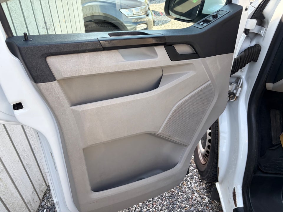 VW Transporter 2,0 TDi 102 Kassevogn lang 2d