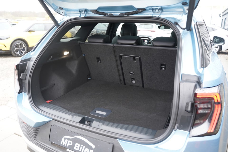 Ford Explorer 79 Premium Extended Range AWD 5d