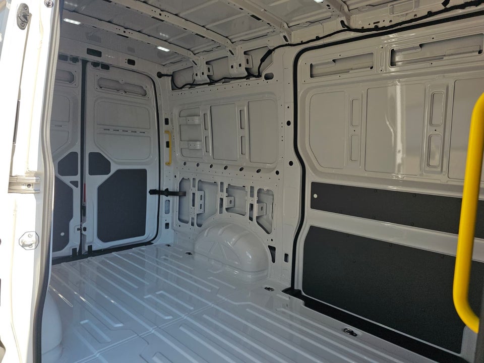 MAN TGE 2,0 3.180 Kassevogn L3H3 aut. FWD