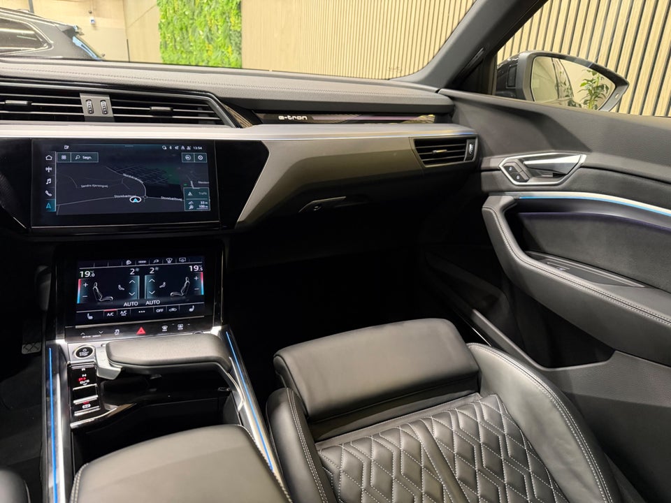 Audi e-tron 55 S-line quattro 5d