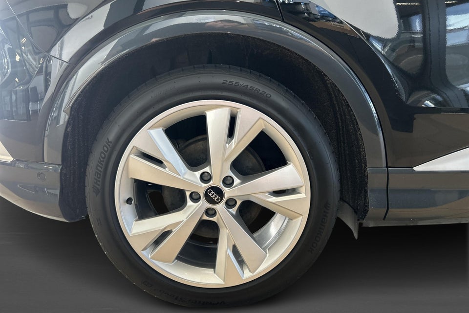 Audi Q4 e-tron 45 S-line 5d