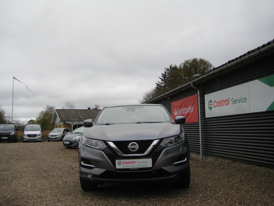 Nissan Qashqai 1,3 Dig-T 140 N-Connecta 5d