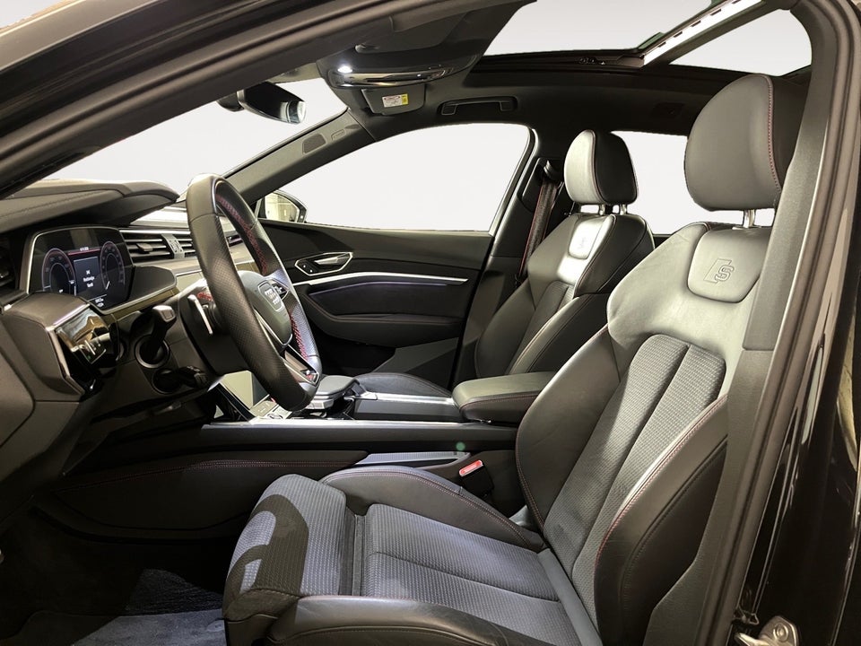 Audi Q8 e-tron 50 S-line quattro 5d