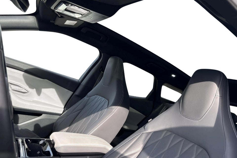 Ford Explorer 77 Premium Extended Range 5d