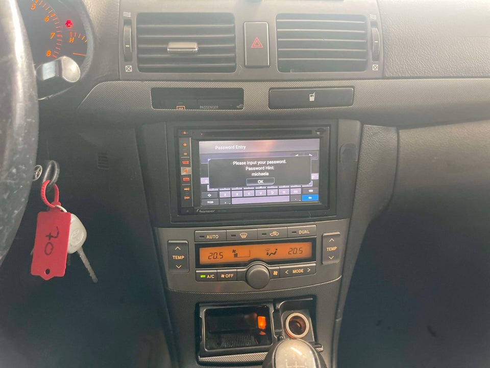 Toyota Avensis 2,0 Sol stc. 5d