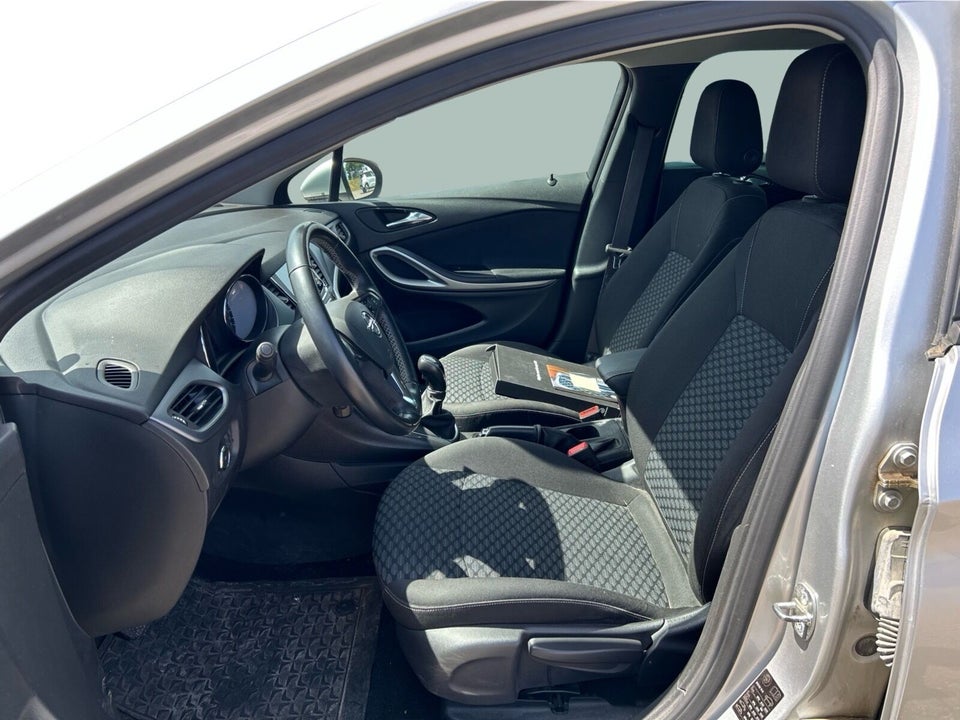 Opel Astra 1,6 CDTi 136 Excite Sports Tourer 5d