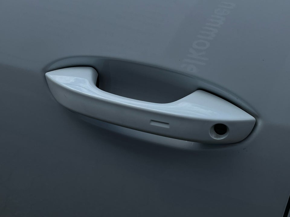 Ford Capri 77 Select Extended Range 5d