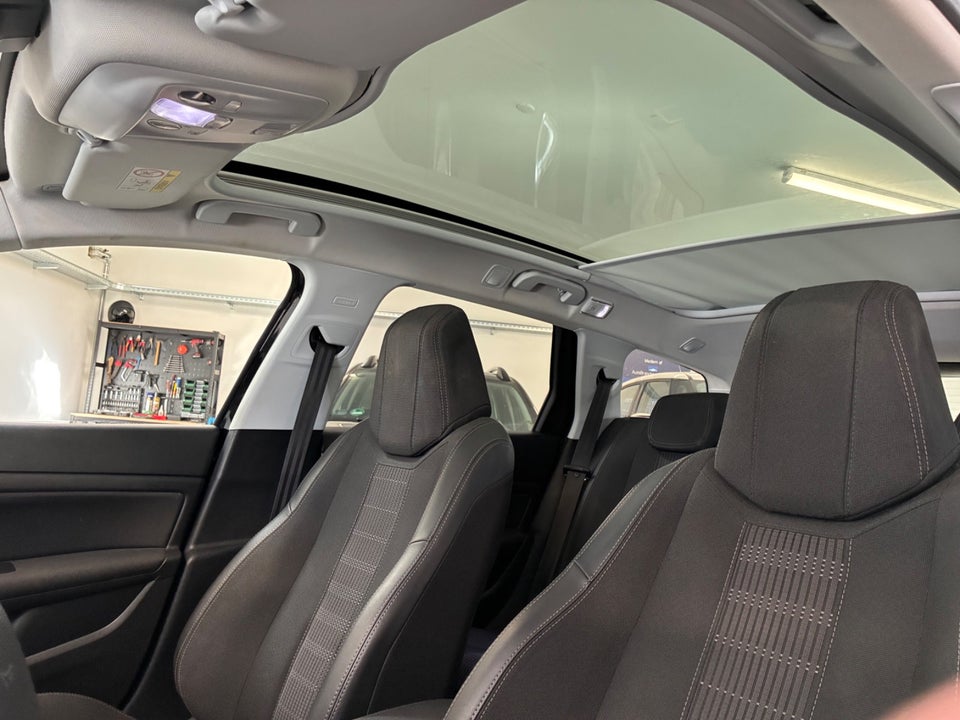 Peugeot 308 1,2 e-THP 130 Allure Sky SW EAT6 5d