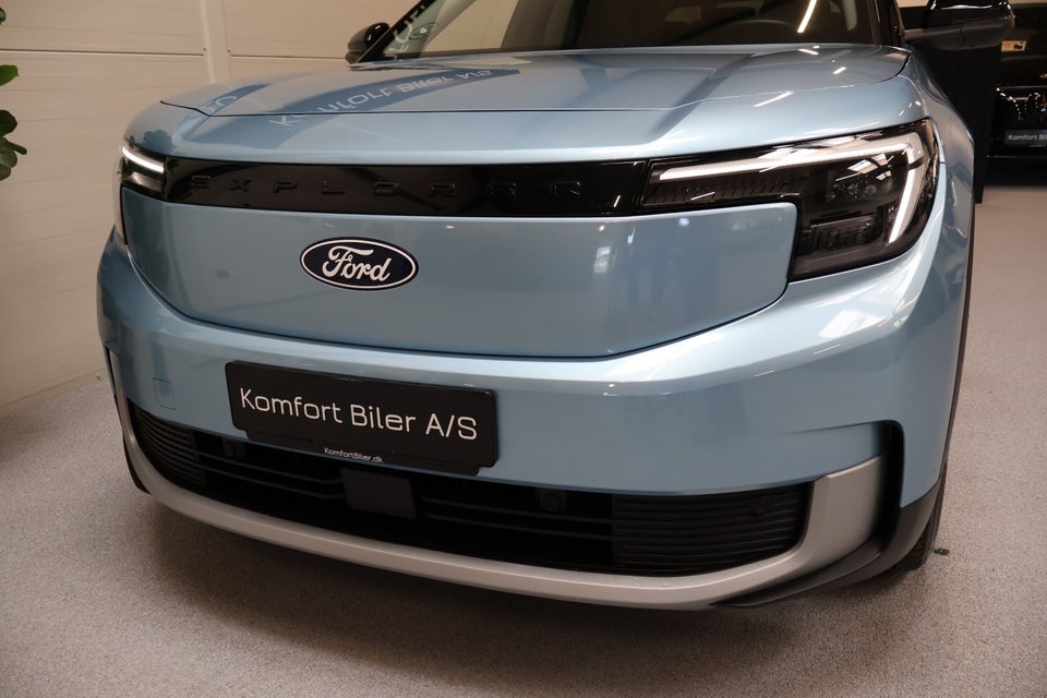Ford Explorer 77 Select Extended Range 5d