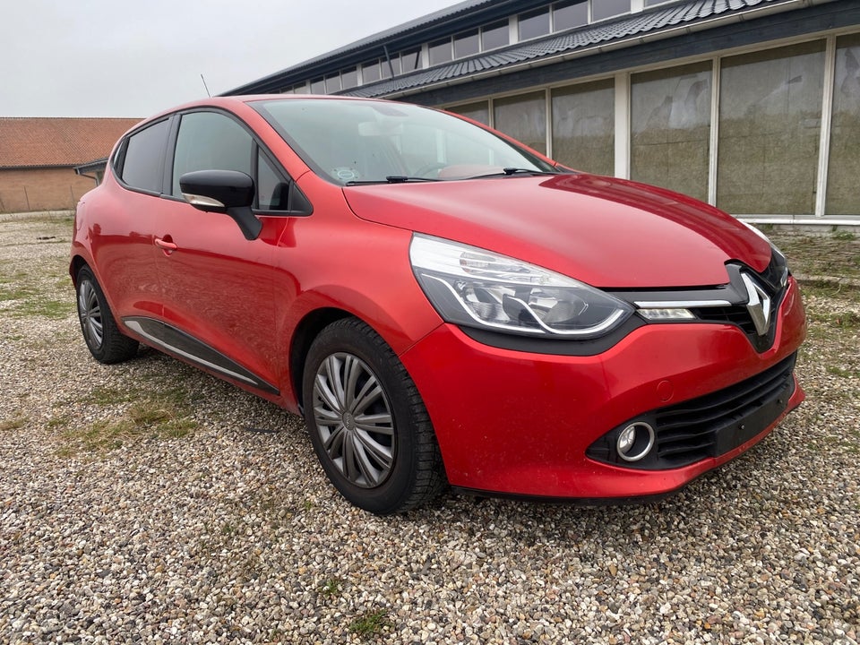 Renault Clio IV 0,9 TCe 90 Expression 5d