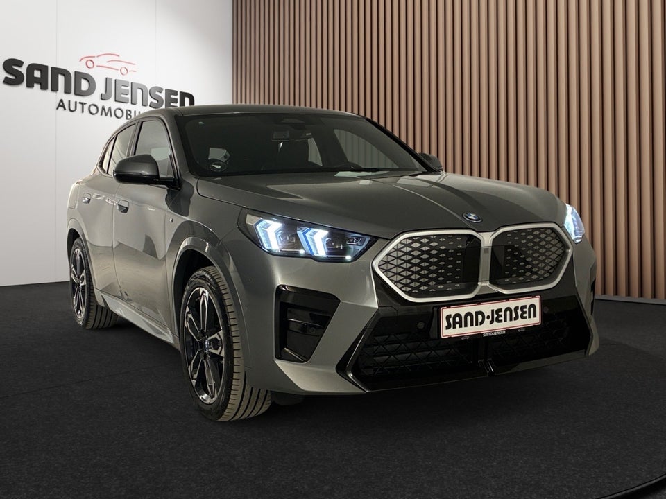 BMW iX2 xDrive30 M-Sport Premium 5d