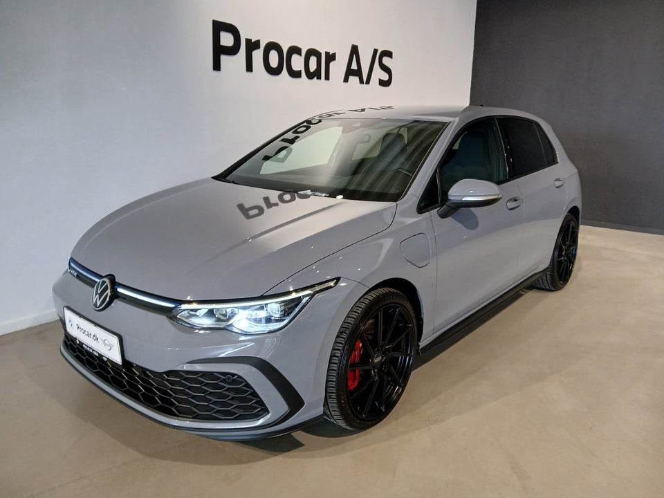 VW Golf VIII 1,4 GTE DSG 5d