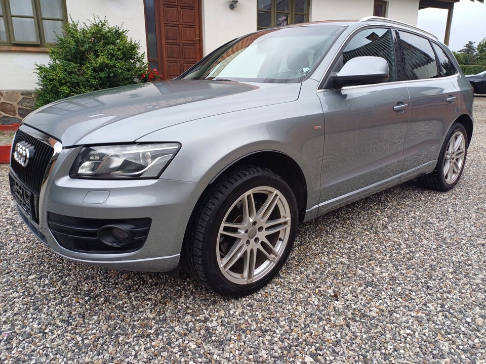 Audi Q5 3,0 TDi 240 S-line quattro S-tr. Van 5d