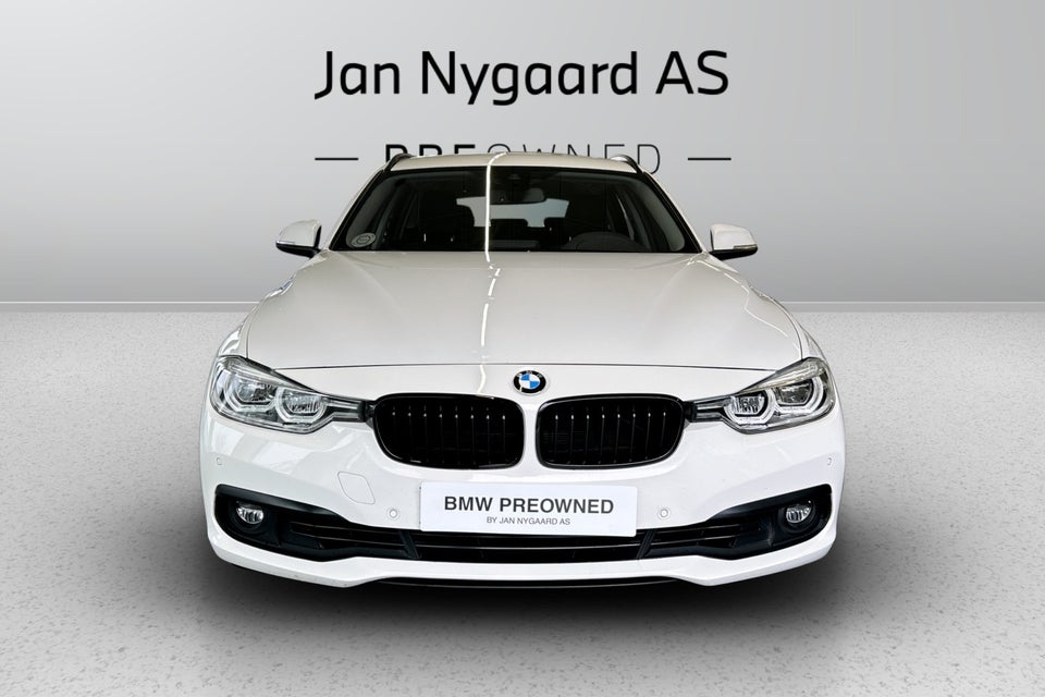 BMW 320i 2,0 Touring Executive aut. 5d