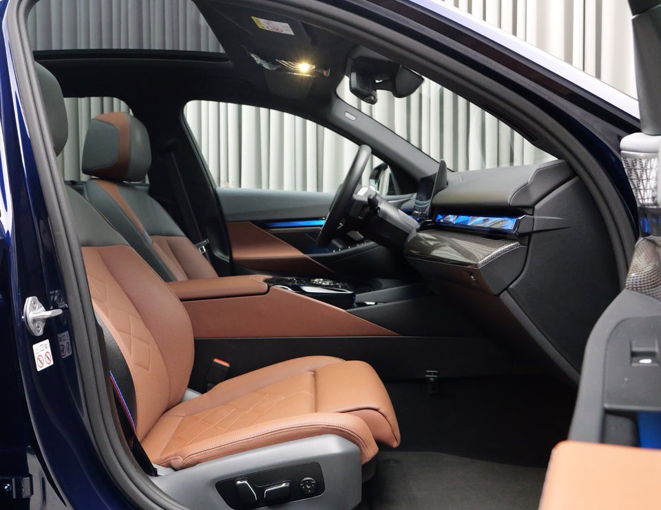 BMW i5 M60 M-Sport xDrive 4d