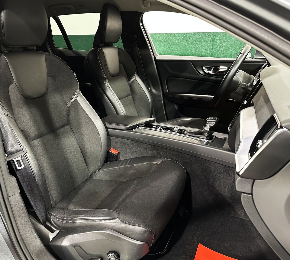 Volvo V60 2,0 T4 190 Momentum aut. 5d