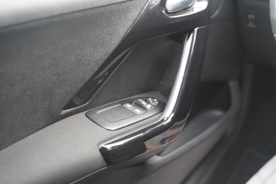 Peugeot 208 1,2 PureTech 82 Active 5d