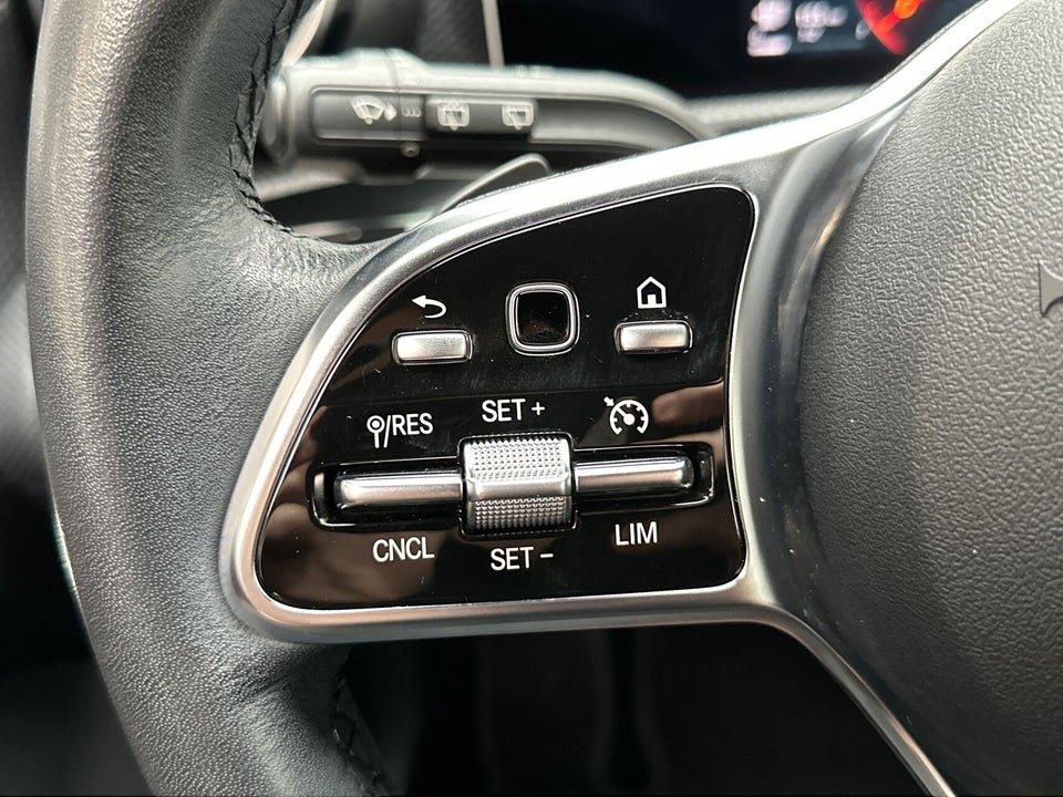 Mercedes A200 1,3 Progressive Line aut. 5d