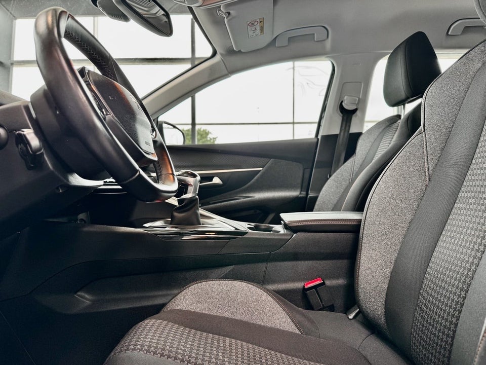 Peugeot 3008 1,2 e-THP 130 Active 5d