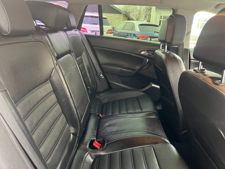 Opel Insignia 2,0 T 220 Cosmo Sports Tourer aut. 5d