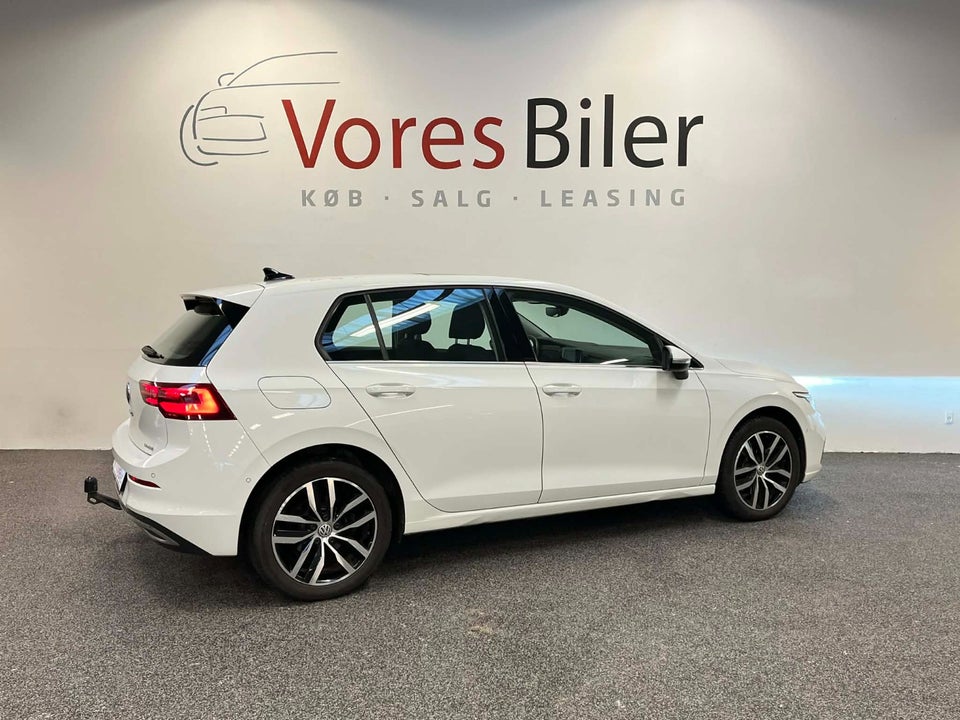 VW Golf VIII 1,4 eHybrid DSG 5d