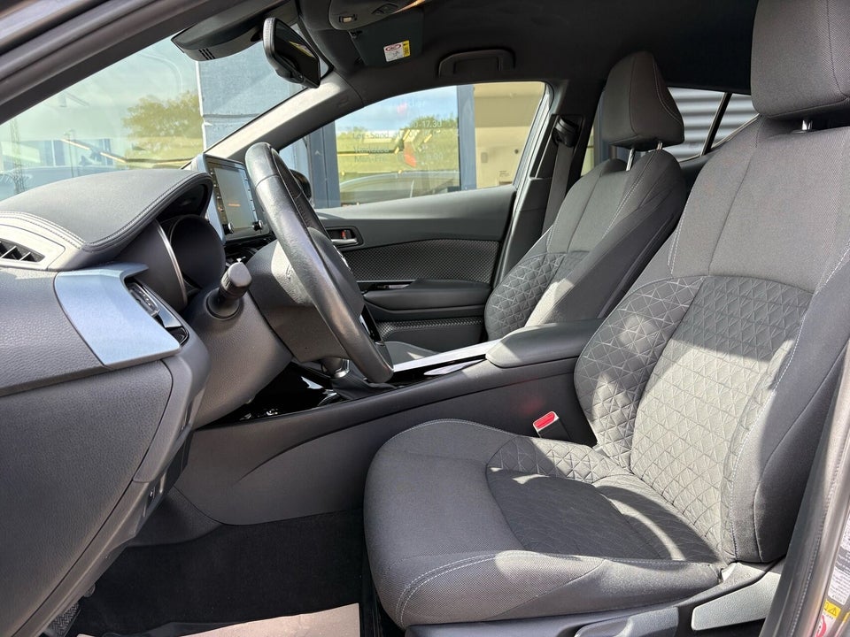 Toyota C-HR 2,0 Hybrid C-LUB Smart CVT 5d