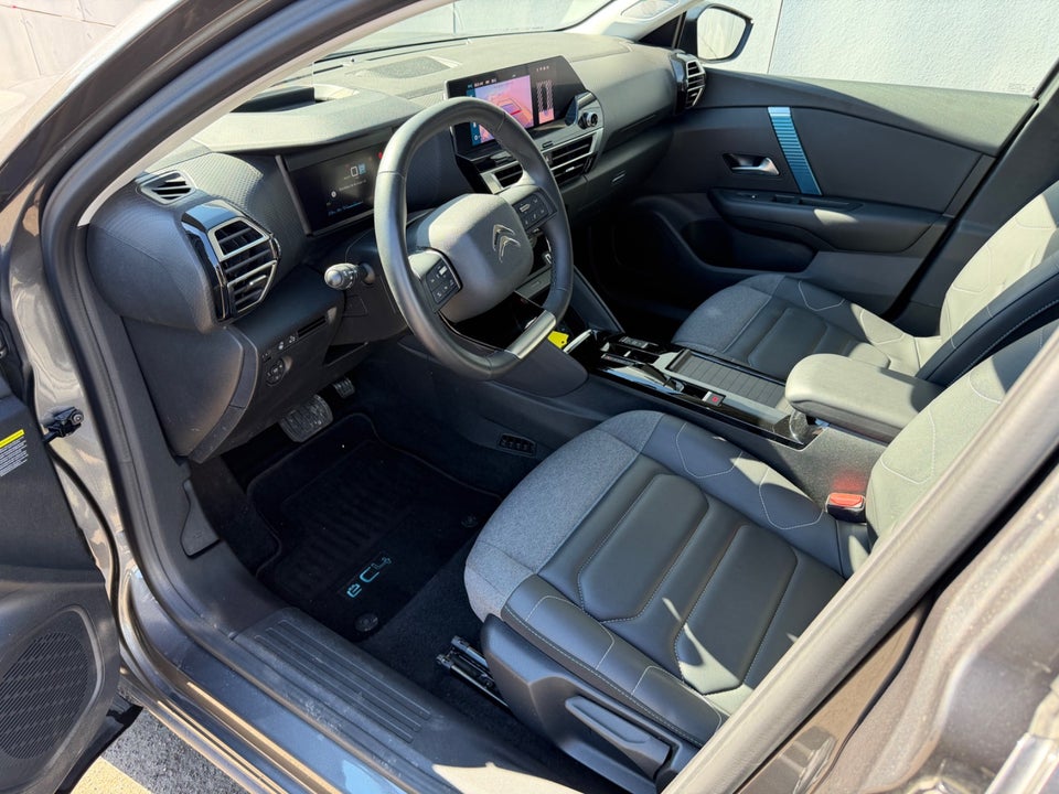 Citroën ë-C4 X 50 Shine 4d