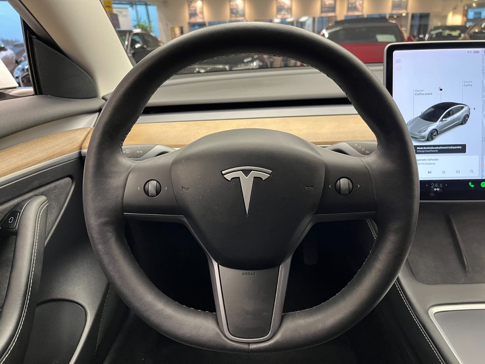 Tesla Model 3 Standard Range+ RWD 4d