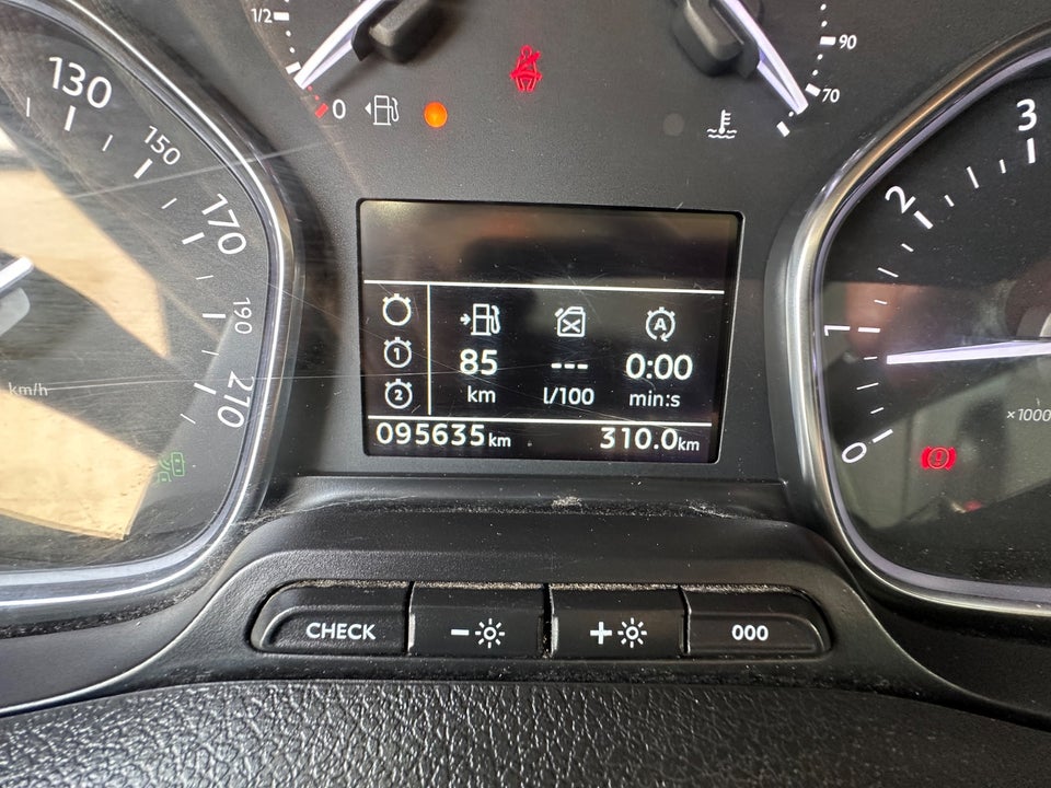 Peugeot Expert 2,0 BlueHDi 122 L3 Plus Van