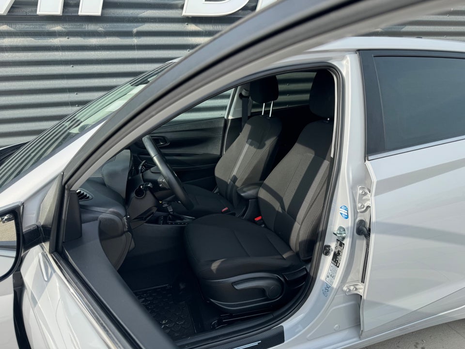 Hyundai i20 1,0 T-GDi Essential DCT 5d